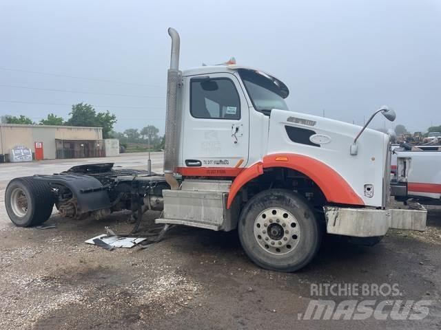 Peterbilt 567 وحدات الجر