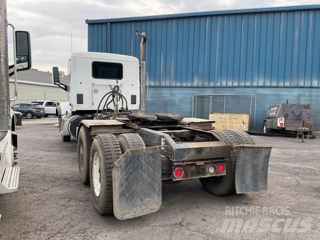 Peterbilt 567 وحدات الجر