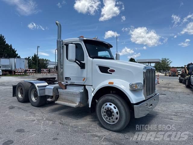 Peterbilt 567 وحدات الجر