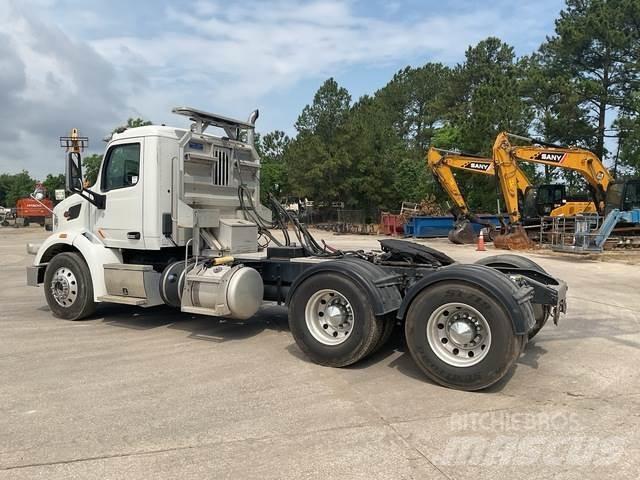 Peterbilt 567 وحدات الجر