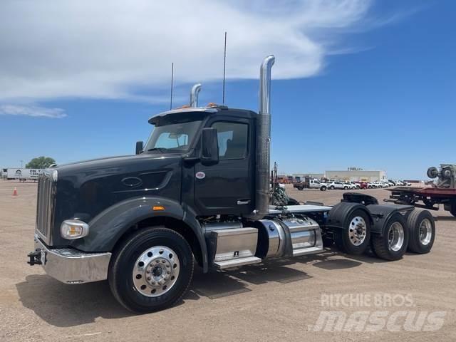 Peterbilt 567 وحدات الجر