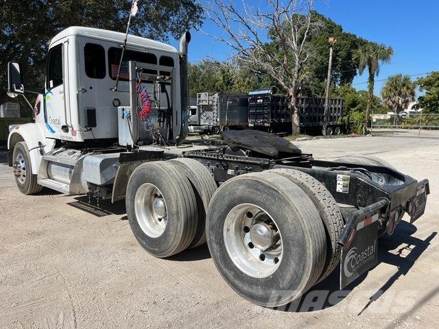 Peterbilt 567 وحدات الجر