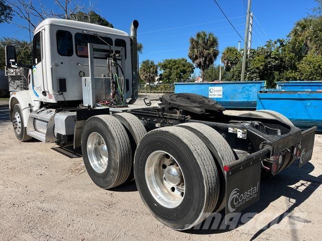 Peterbilt 567 وحدات الجر