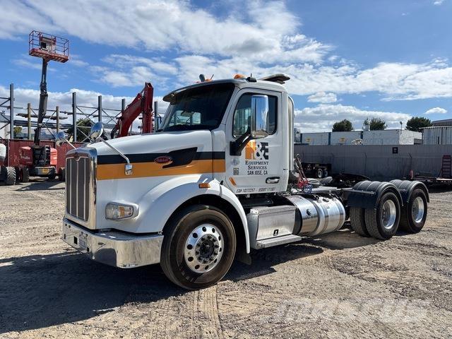 Peterbilt 567 وحدات الجر