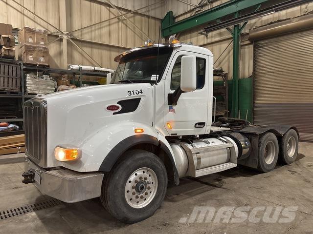 Peterbilt 567 وحدات الجر