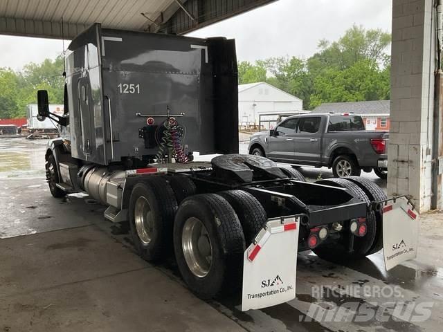 Peterbilt 579 وحدات الجر