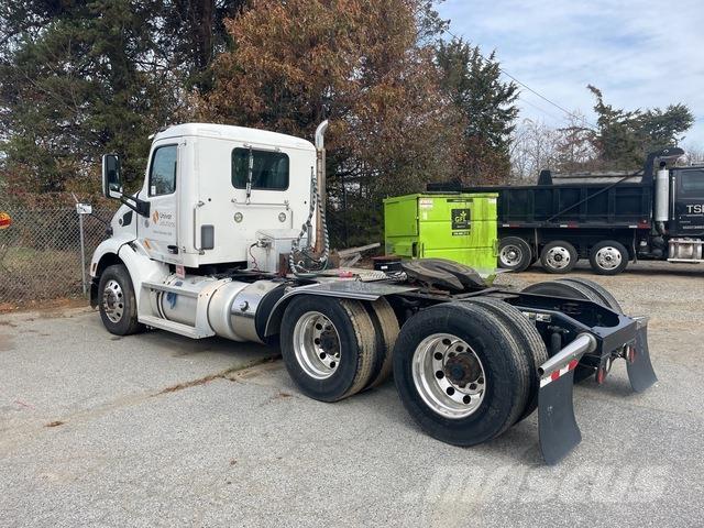 Peterbilt 579 وحدات الجر