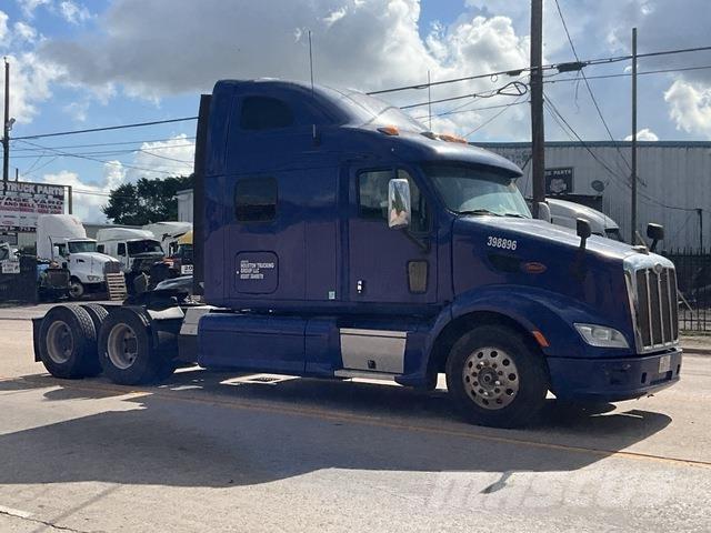 Peterbilt 587 وحدات الجر