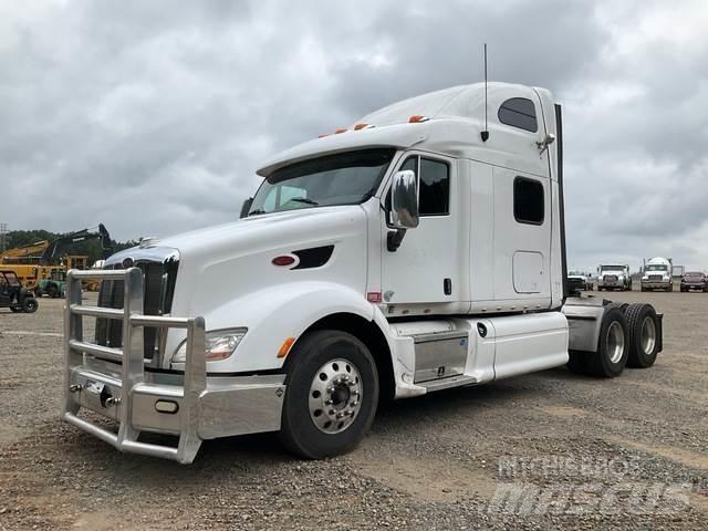 Peterbilt 587 وحدات الجر