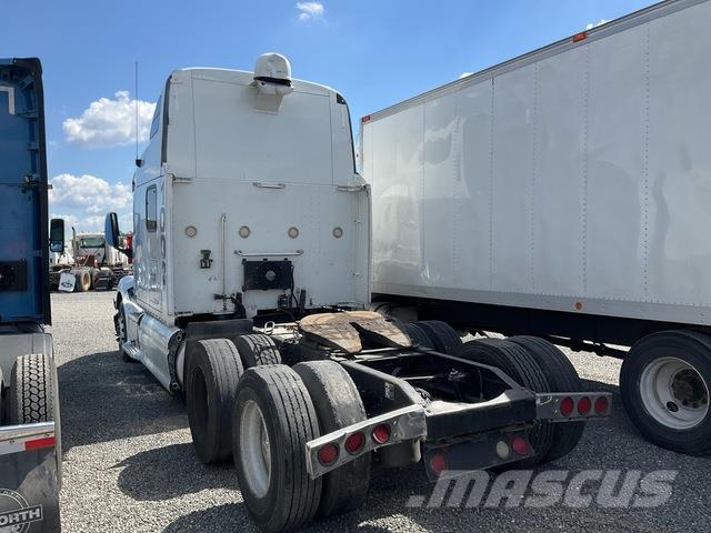 Peterbilt 587 وحدات الجر