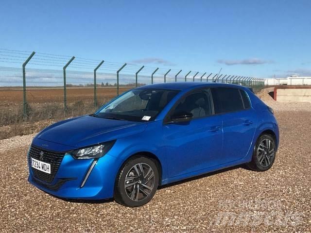 Peugeot 208 سيارات