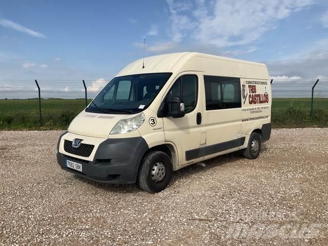 Peugeot Boxer شاحنات ذات هيكل صندوقي