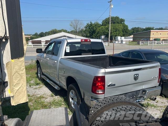 RAM 1500 شاحنات خفيفة/مفصلية الجوانب