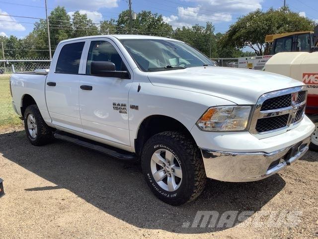 RAM 1500 شاحنات خفيفة/مفصلية الجوانب