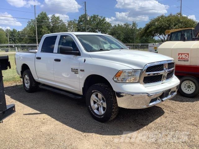 RAM 1500 شاحنات خفيفة/مفصلية الجوانب