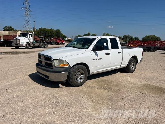 RAM 1500 شاحنات خفيفة/مفصلية الجوانب