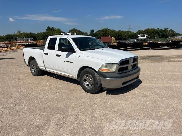 RAM 1500 شاحنات خفيفة/مفصلية الجوانب