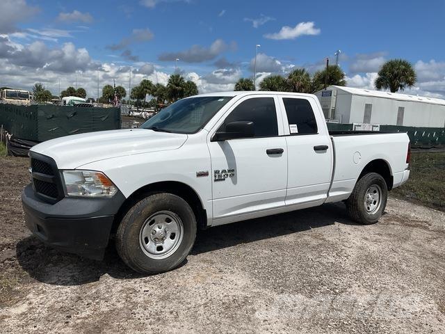 RAM 1500 شاحنات خفيفة/مفصلية الجوانب
