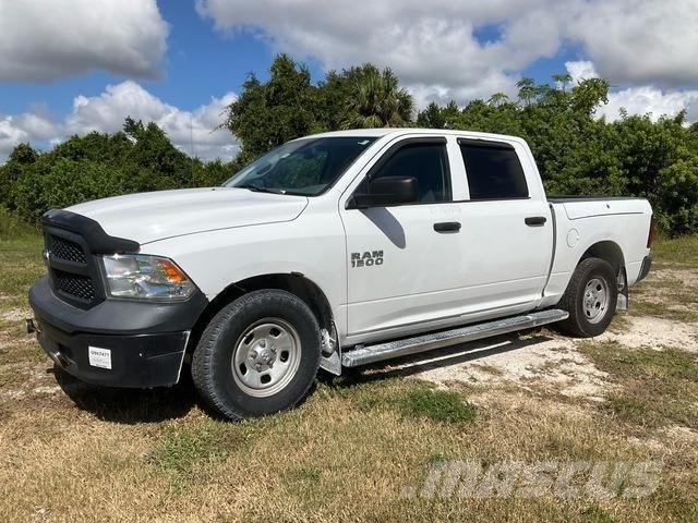 RAM 1500 شاحنات خفيفة/مفصلية الجوانب