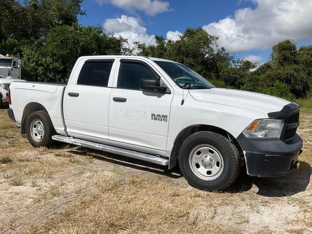 RAM 1500 شاحنات خفيفة/مفصلية الجوانب