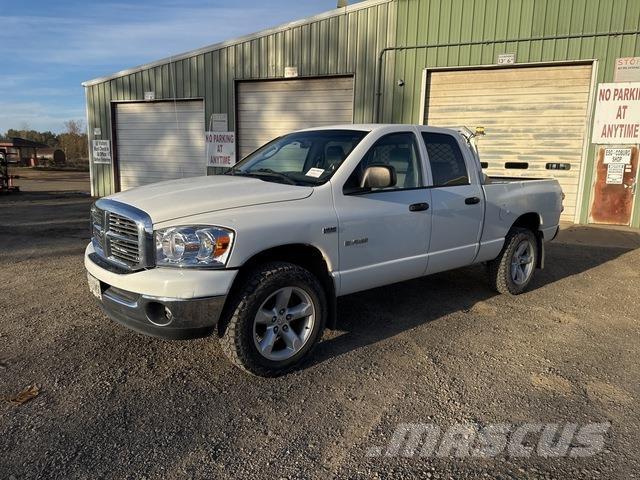 RAM 1500 شاحنات خفيفة/مفصلية الجوانب