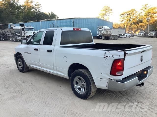 RAM 1500 شاحنات خفيفة/مفصلية الجوانب