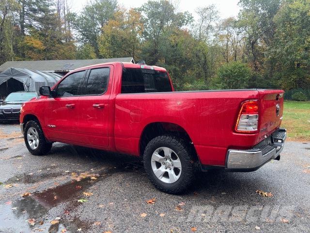 RAM 1500 شاحنات خفيفة/مفصلية الجوانب