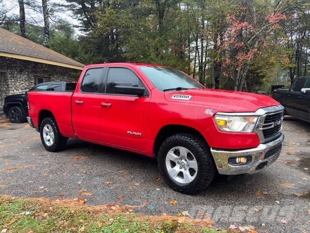 RAM 1500 شاحنات خفيفة/مفصلية الجوانب