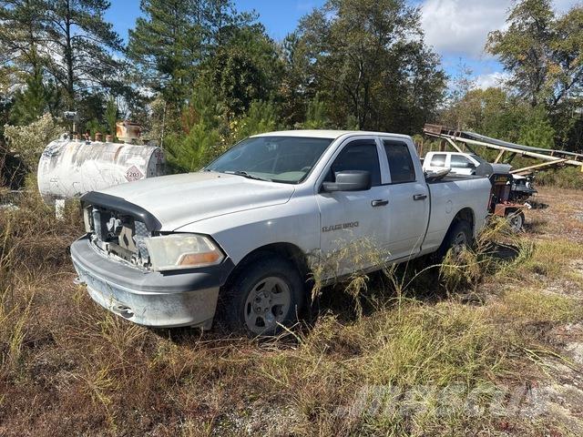 RAM 1500 شاحنات خفيفة/مفصلية الجوانب