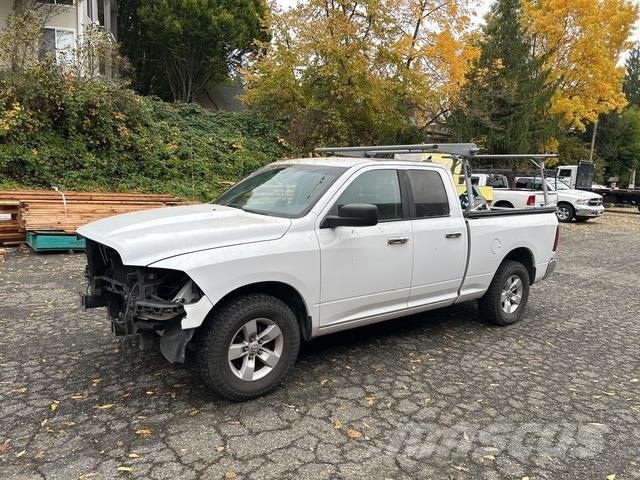 RAM 1500 شاحنات خفيفة/مفصلية الجوانب