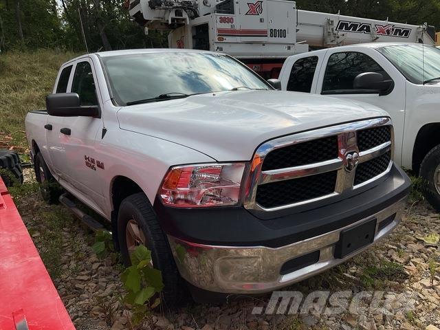 RAM 1500 شاحنات خفيفة/مفصلية الجوانب