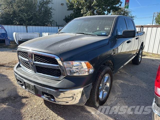 RAM 1500 شاحنات خفيفة/مفصلية الجوانب