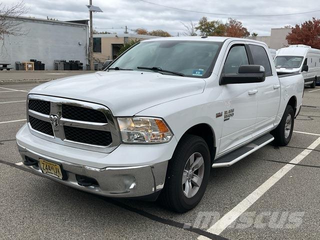 RAM 1500 شاحنات خفيفة/مفصلية الجوانب