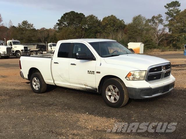 RAM 1500 شاحنات خفيفة/مفصلية الجوانب