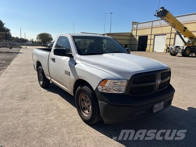 RAM 1500 شاحنات خفيفة/مفصلية الجوانب