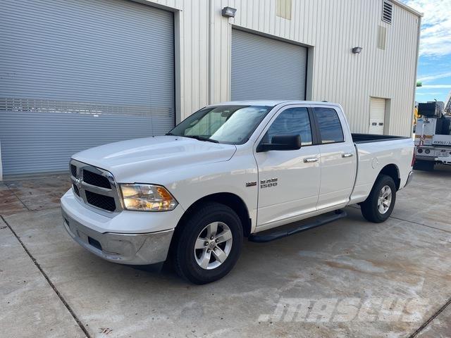 RAM 1500 شاحنات خفيفة/مفصلية الجوانب