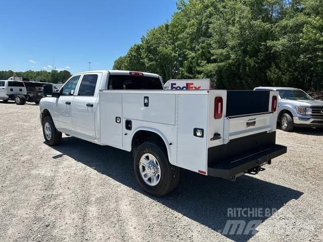RAM 2500 شاحنات خفيفة/مفصلية الجوانب