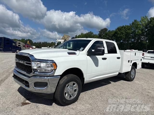 RAM 2500 شاحنات خفيفة/مفصلية الجوانب