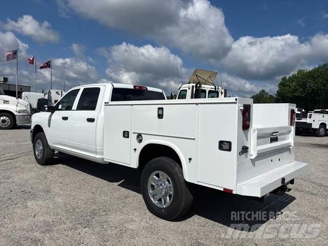 RAM 2500 شاحنات خفيفة/مفصلية الجوانب