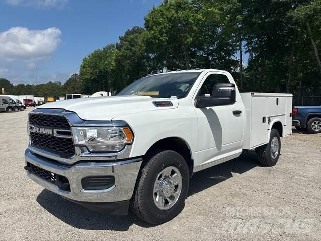 RAM 2500 شاحنات خفيفة/مفصلية الجوانب