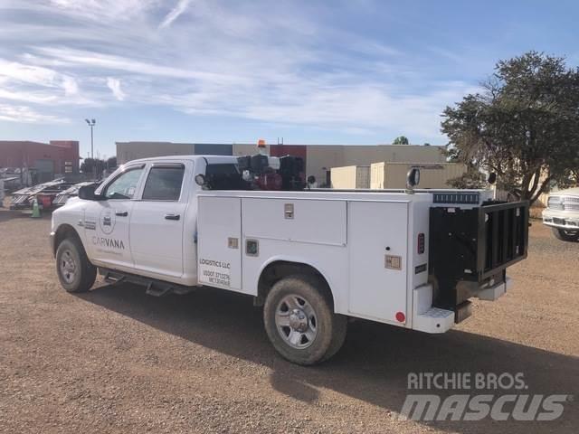 RAM 2500 شاحنات خفيفة/مفصلية الجوانب