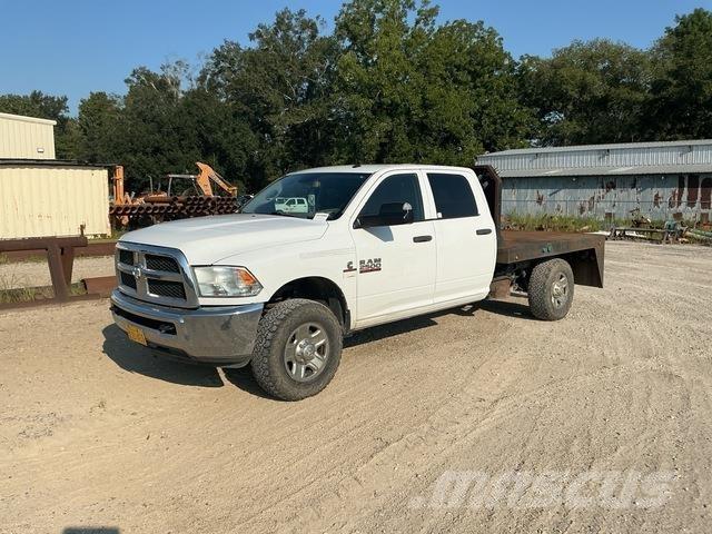 RAM 2500 شاحنات مسطحة/مفصلية الجوانب