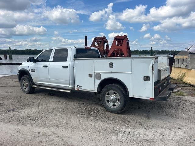 RAM 2500 شاحنات خفيفة/مفصلية الجوانب