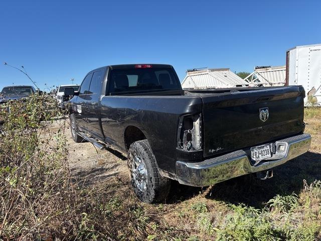 RAM 2500 شاحنات خفيفة/مفصلية الجوانب