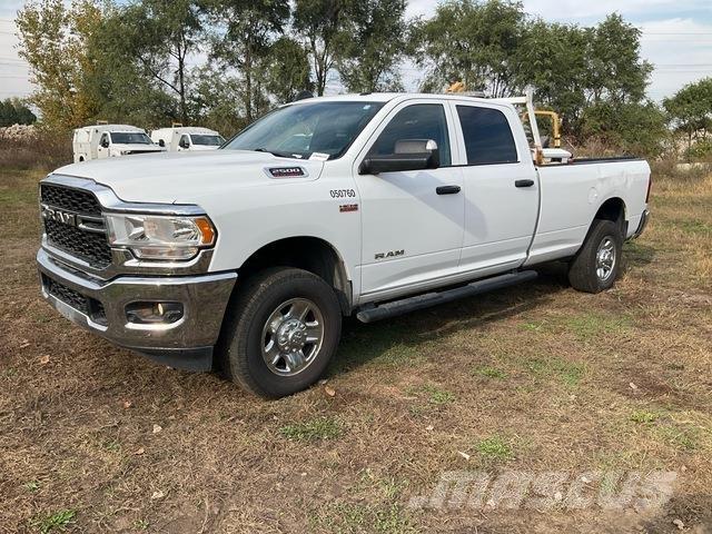 RAM 2500 شاحنات خفيفة/مفصلية الجوانب