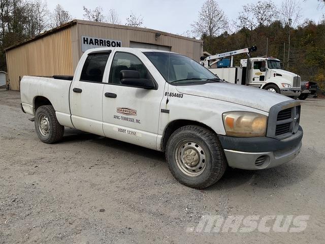 RAM 2500 شاحنات خفيفة/مفصلية الجوانب