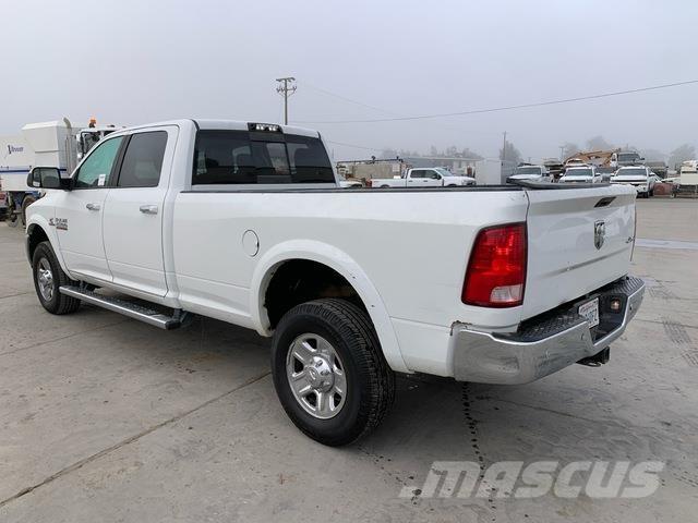 RAM 2500 شاحنات خفيفة/مفصلية الجوانب