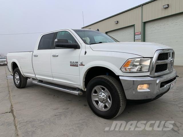 RAM 2500 شاحنات خفيفة/مفصلية الجوانب
