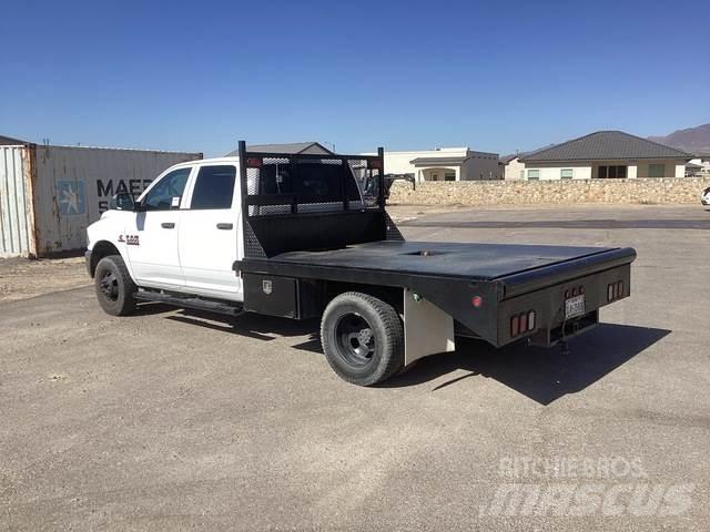 RAM 3500 شاحنات مسطحة/مفصلية الجوانب