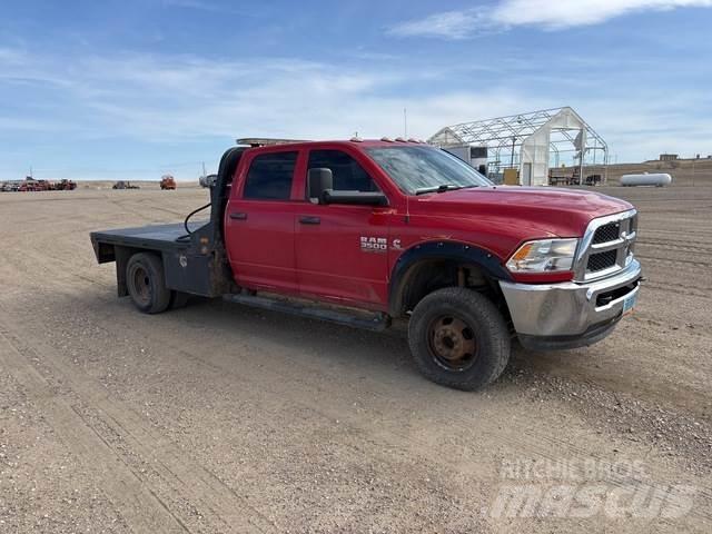 RAM 3500 شاحنات مسطحة/مفصلية الجوانب